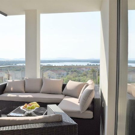 Villa M - Your Business & Holiday Apartment In 希贝尼克 外观 照片
