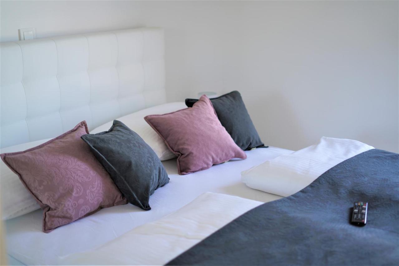 Villa M - Your Business & Holiday Apartment In 希贝尼克 外观 照片
