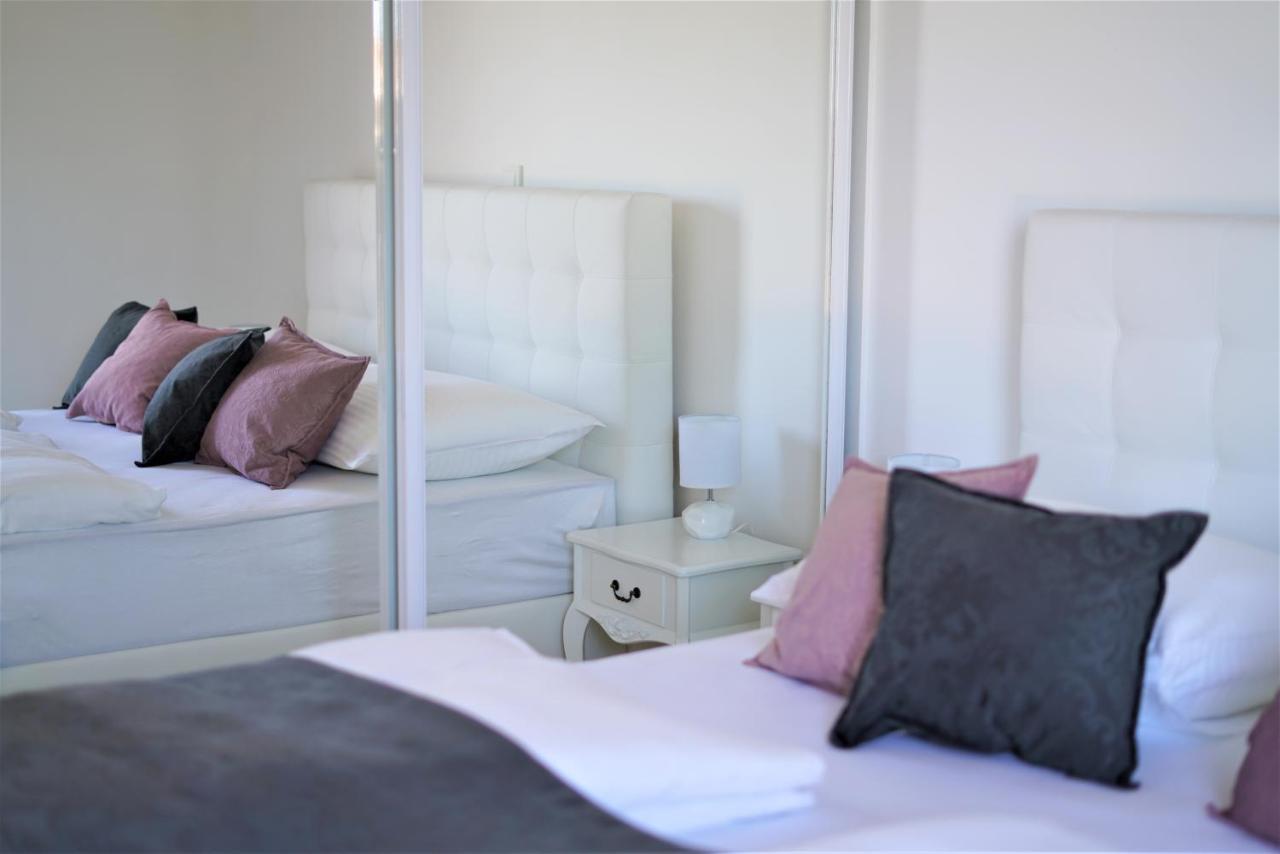 Villa M - Your Business & Holiday Apartment In 希贝尼克 外观 照片