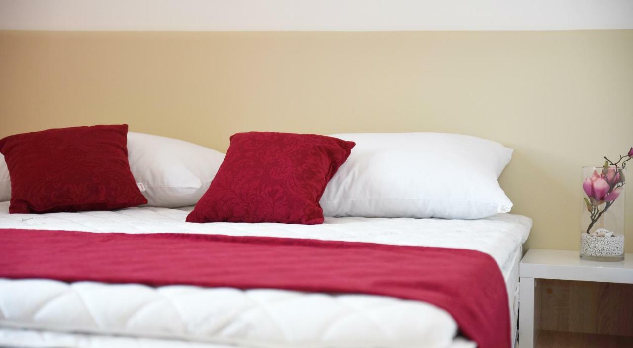 Villa M - Your Business & Holiday Apartment In 希贝尼克 外观 照片