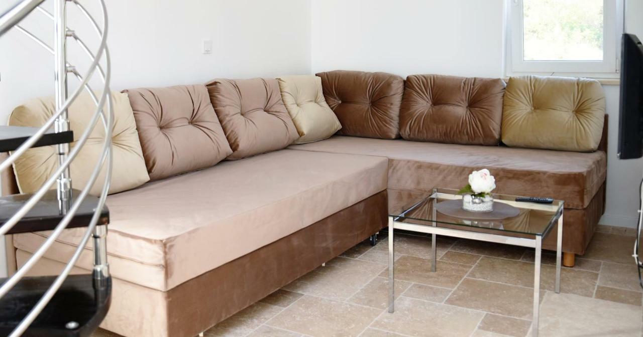 Villa M - Your Business & Holiday Apartment In 希贝尼克 外观 照片