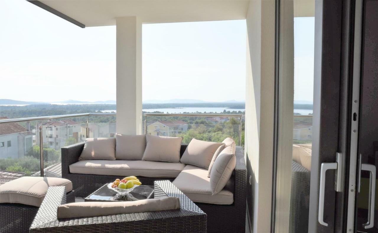 Villa M - Your Business & Holiday Apartment In 希贝尼克 外观 照片